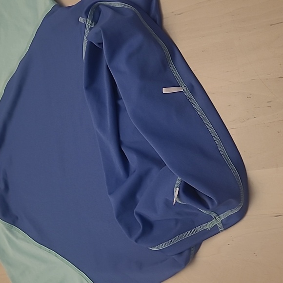 EUC Roxy Rashguard Blue Short Sleeved Top - Picture 8 of 10